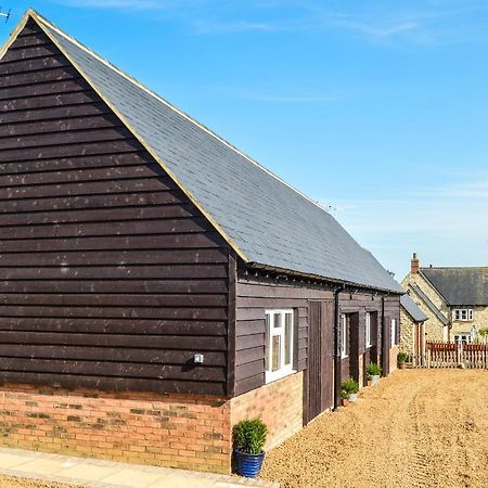 Bluebell Cottage At The Old Tractor Barn Brackley  Bagian luar foto